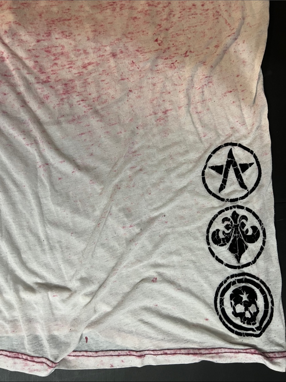 Affliction White Tee with Red Speckle and Black Crest - Picture 5 of 6